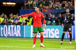 九游娱乐-包含C罗迎来五赛季高光表现，瑞士队球迷沸腾！的词条