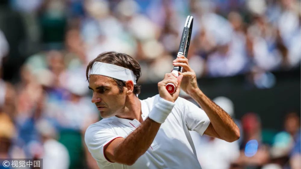 费德勒回归赛场，逆转首场状态亮眼，巴塞罗那观众沸腾！的简单介绍